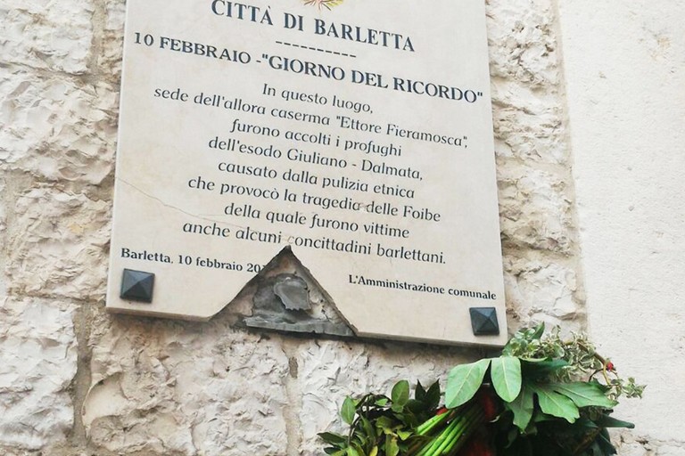 Lapide in via Manfredi