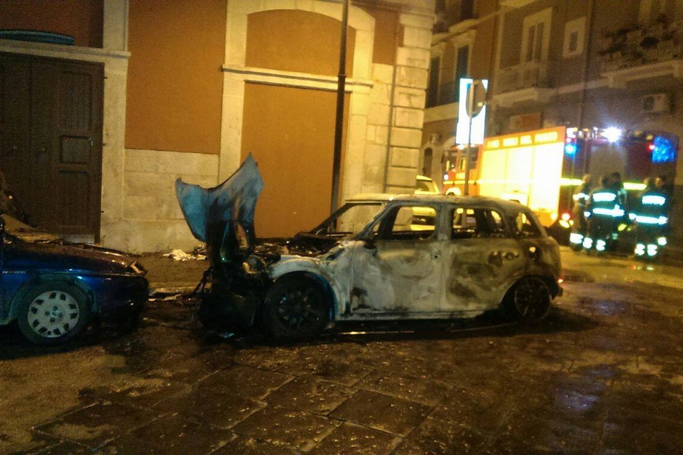 Incendio in via Tancredi