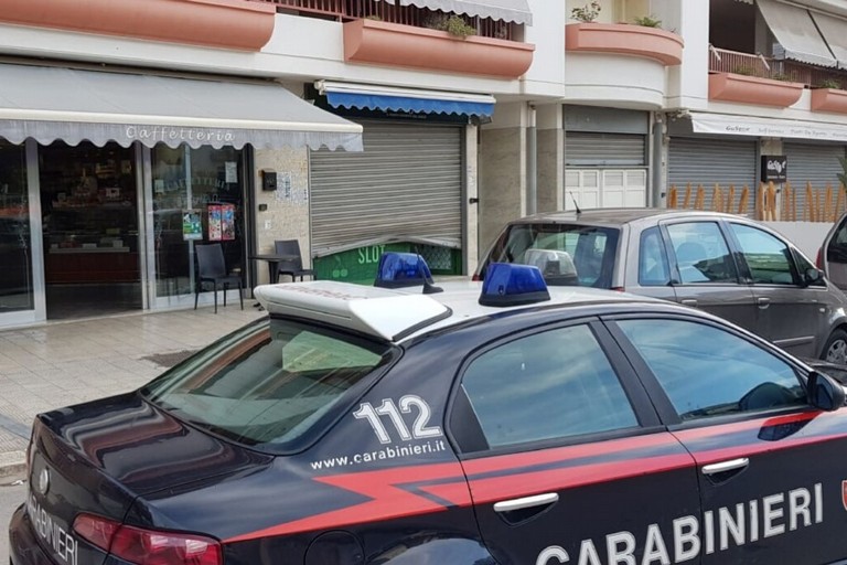Colpo in un'agenzia di scommesse in via Regina Margherita