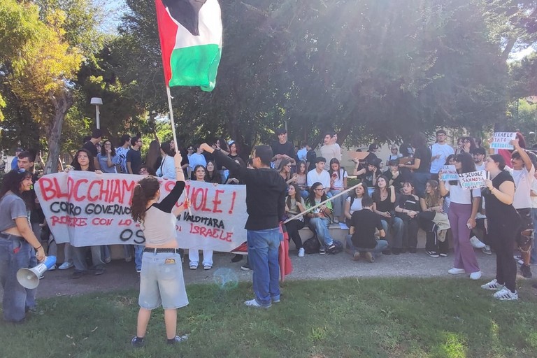 Manifestazione studenti contro genocidio in Palestina