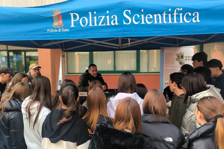 La Polizia di Stato incontra gli studenti dell’I.T.E.T. 