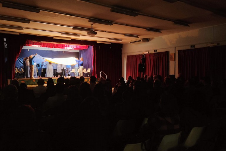 Amare spettacolo teatrale