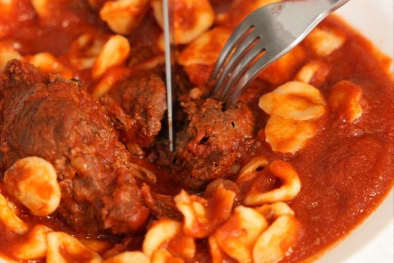 Brasciola e orecchiette