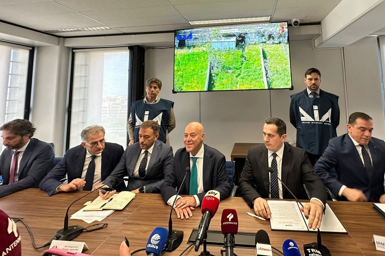 Conferenza operazione DIA omicidio Diviesti