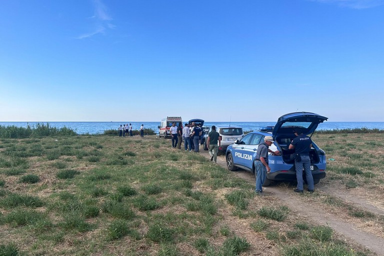 Cadavere sul lungomare di Barletta: trovato il corpo senza vita di un 35enne